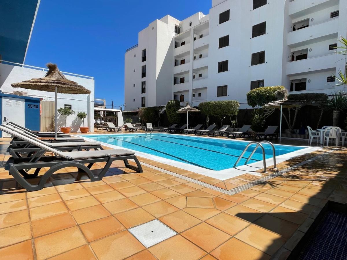 Apartamentos Cel Blau Санта-Эулалия-дель-Рио Экстерьер фото