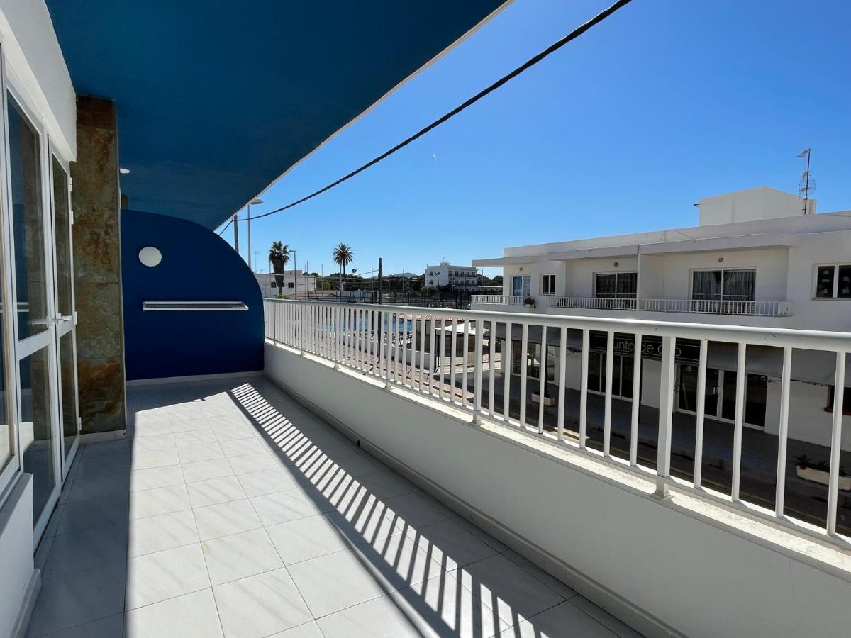 Apartamentos Cel Blau Санта-Эулалия-дель-Рио Экстерьер фото