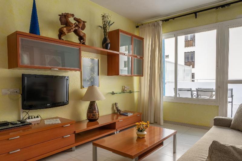 Apartamentos Cel Blau Санта-Эулалия-дель-Рио Номер фото
